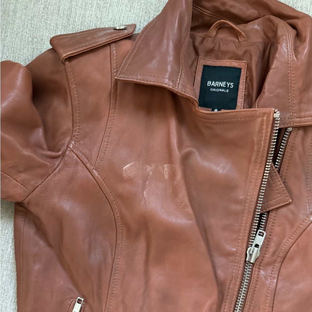 Barney New York real leather Jacket. Size 8, but fits more like 4-6. - Picture 4 of 5